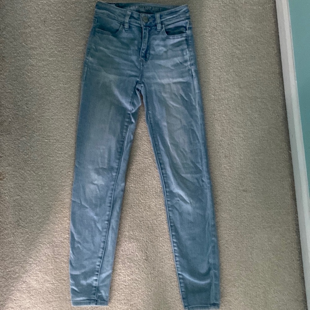 American Eagle jeans. Size 00 in womens. Never worn before. Great condition.
